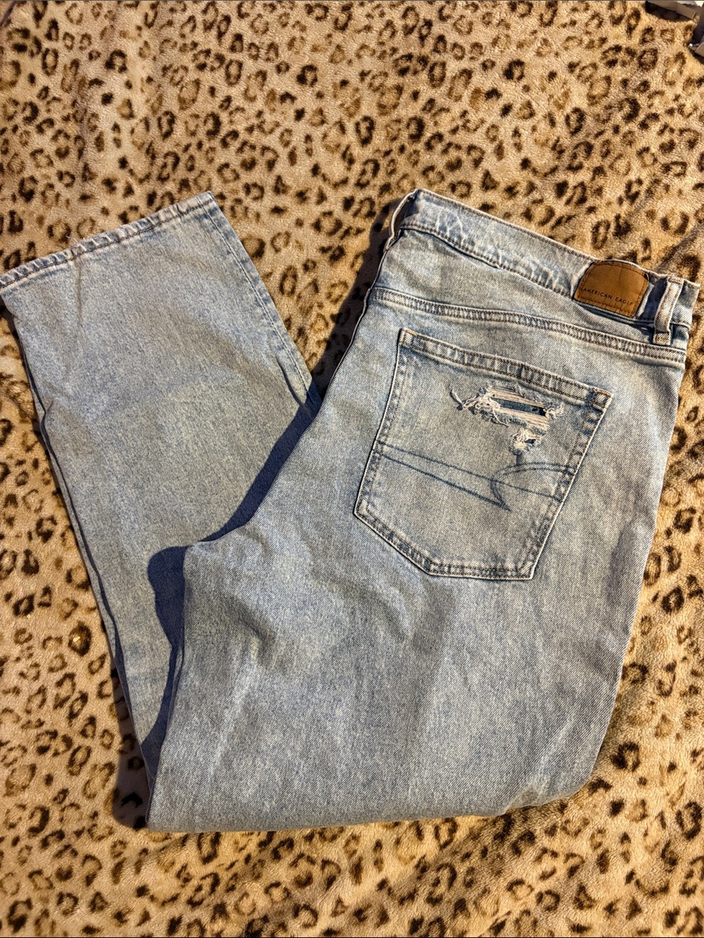 AMERICAN EAGLE JEANS